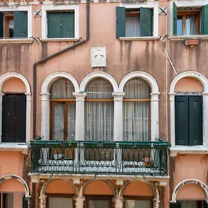 San Polo Canal View By Wonderful Italy Венеция